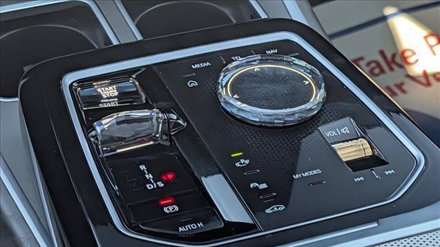 2023 BMW 7 Series 740i