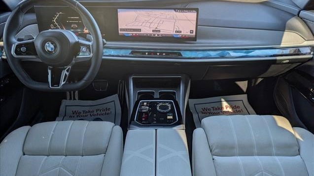 2023 BMW 7 Series 740i