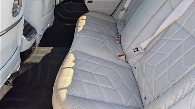 2023 BMW 7 Series 740i