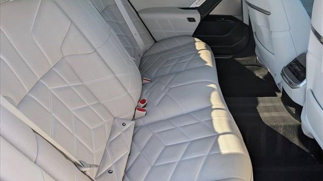 2023 BMW 7 Series 740i