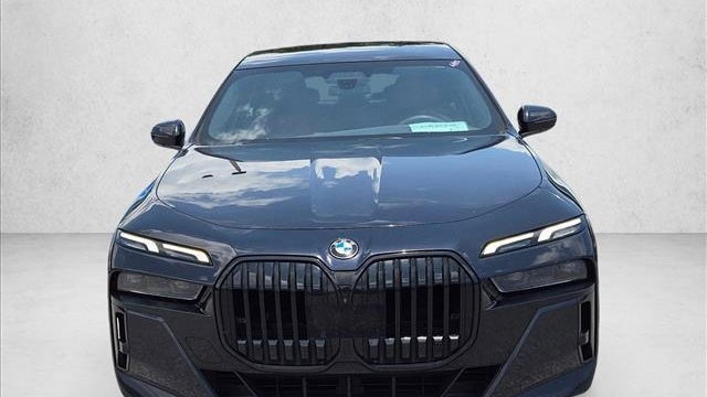 2023 BMW 7 Series 740i