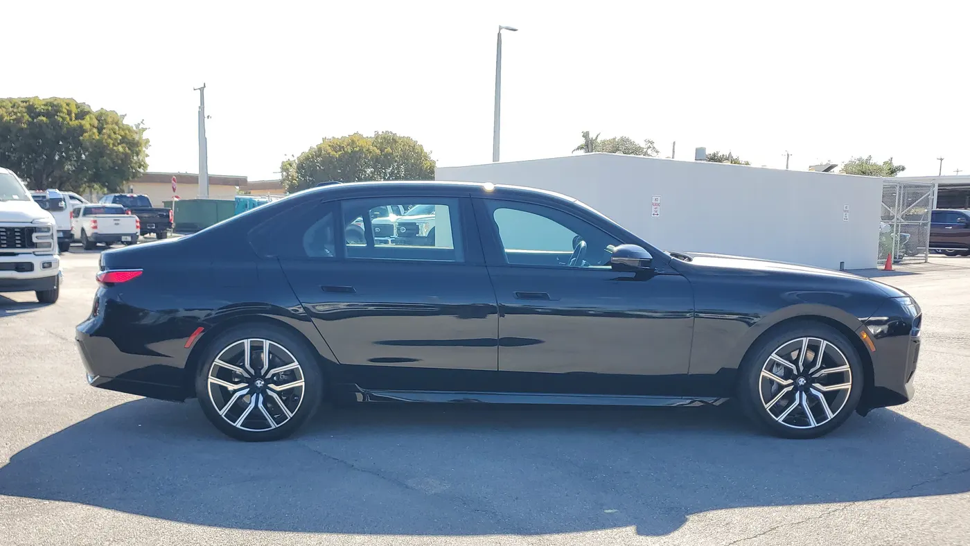 2024 BMW 7 Series 740i