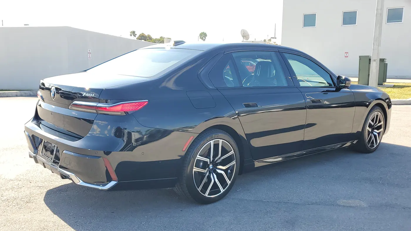 2024 BMW 7 Series 740i