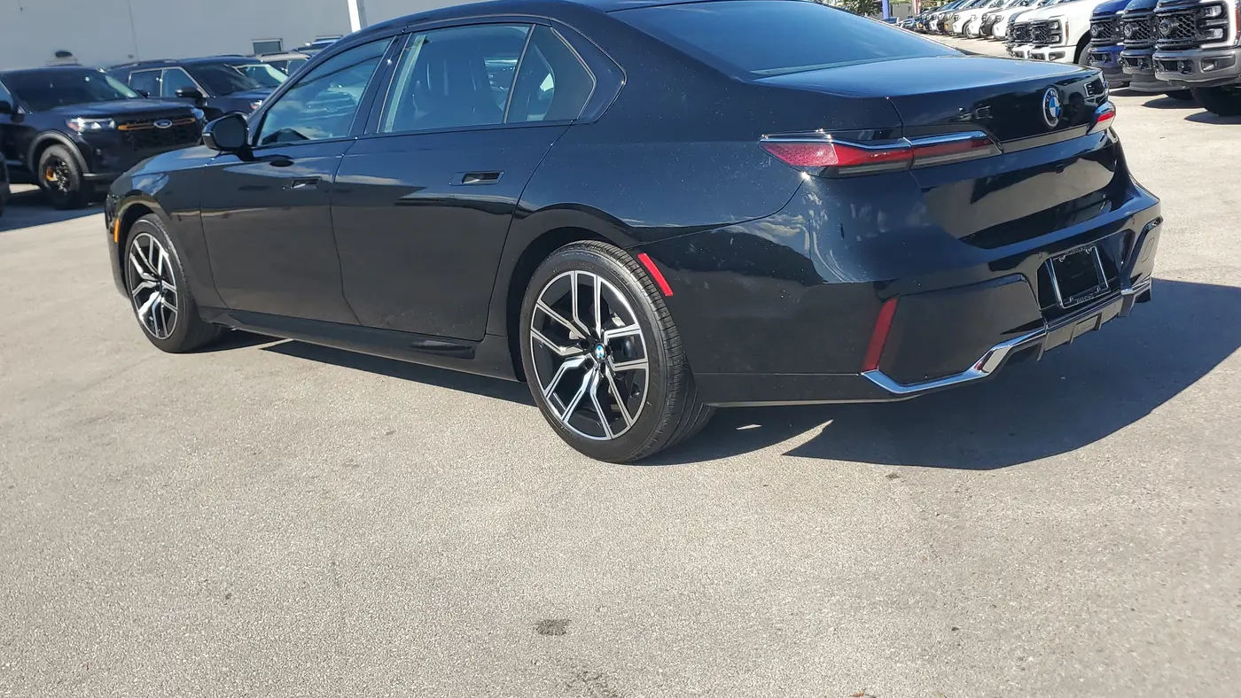 2024 BMW 7 Series 740i