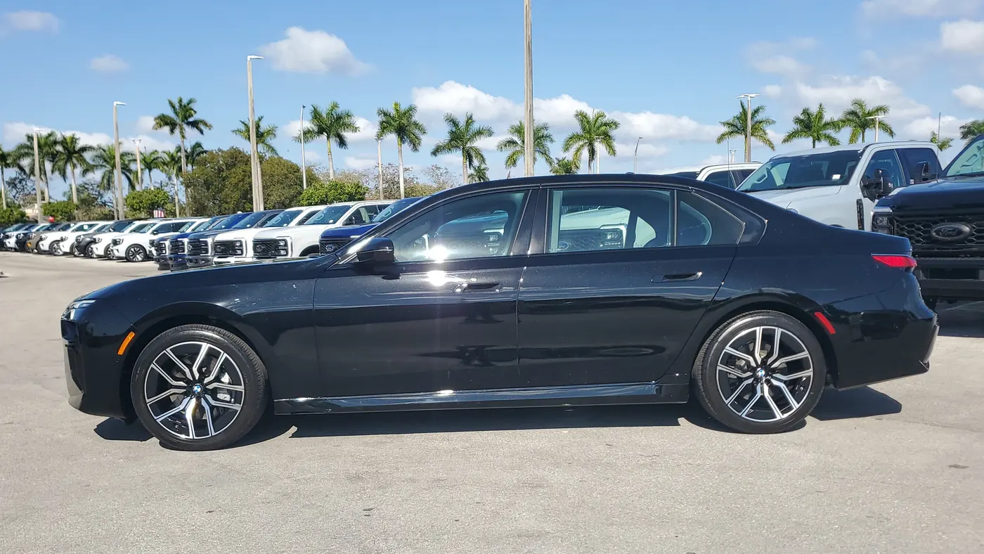 2024 BMW 7 Series 740i