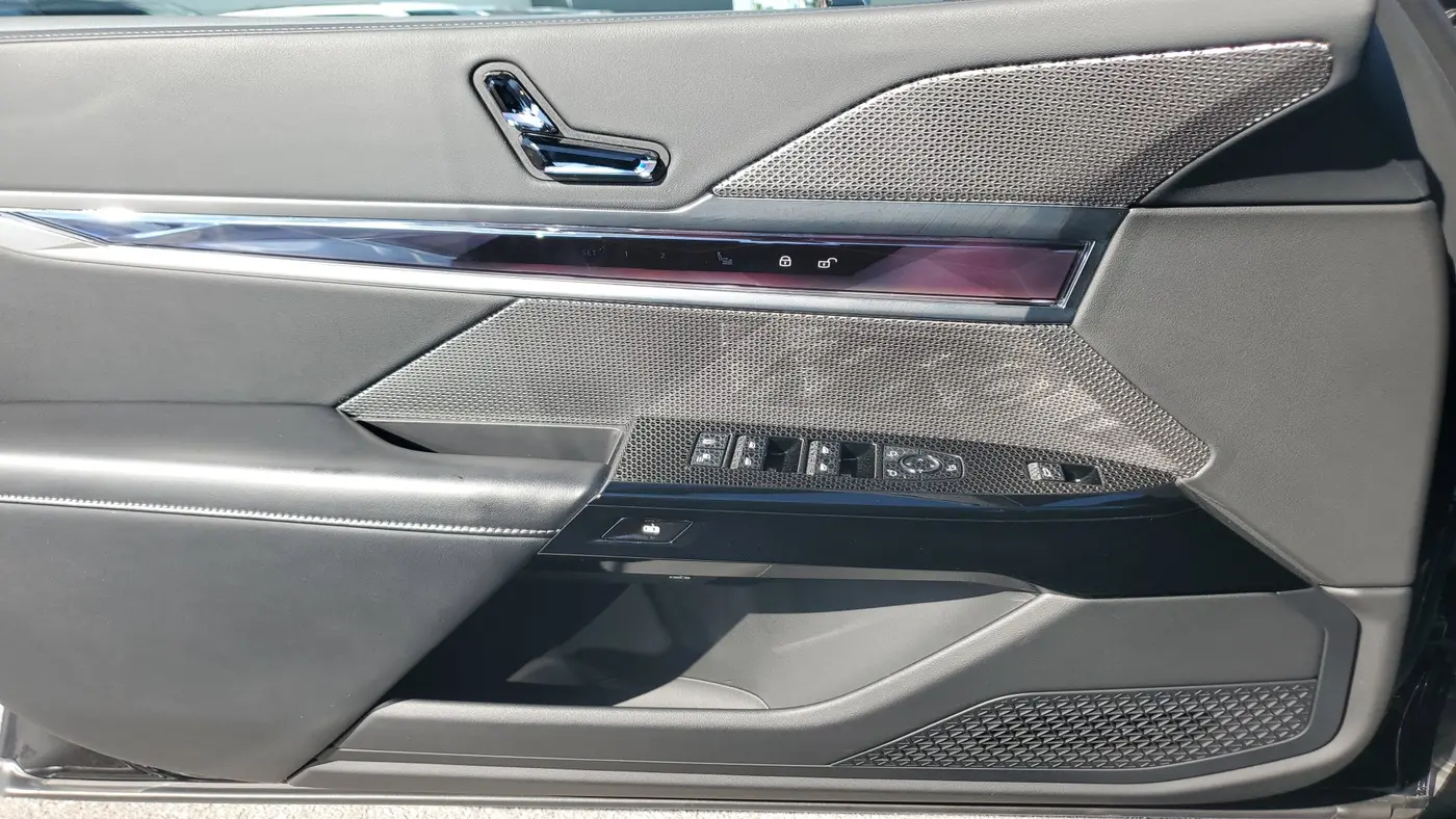 2024 BMW 7 Series 740i
