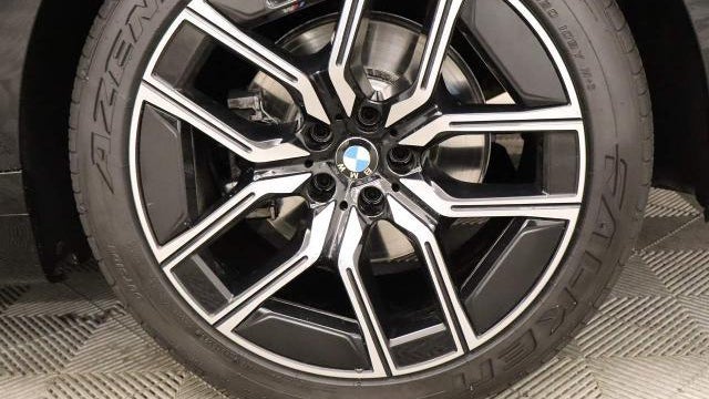 2025 BMW 7 Series 740i