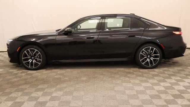 2025 BMW 7 Series 740i