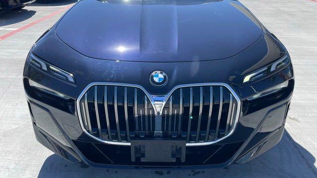2023 BMW 7 Series 740i