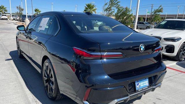2023 BMW 7 Series 740i