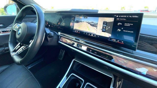 2023 BMW 7 Series 740i