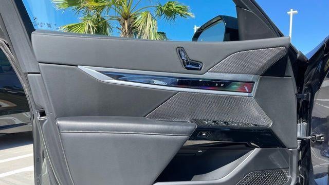 2023 BMW 7 Series 740i