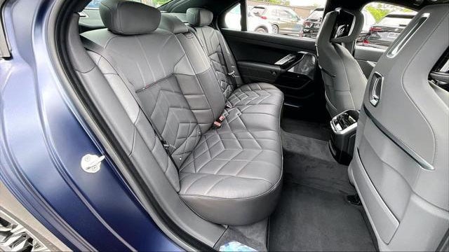 2026 BMW 7 Series 740i