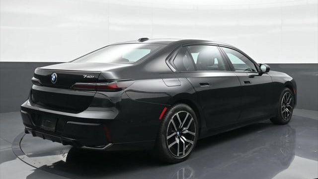 2024 BMW 7 Series 740i