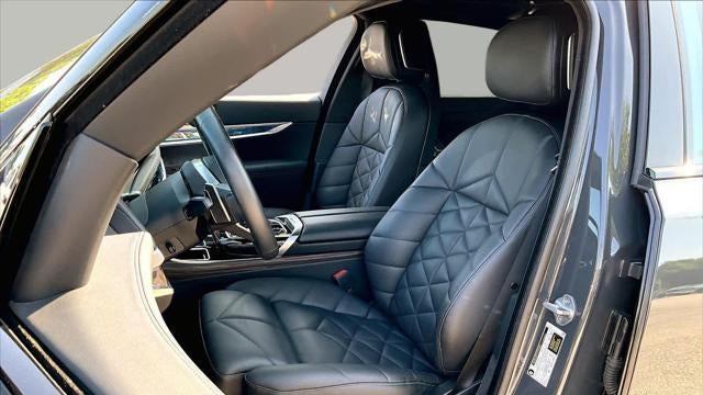 2024 BMW 7 Series 740i