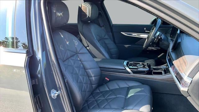 2024 BMW 7 Series 740i