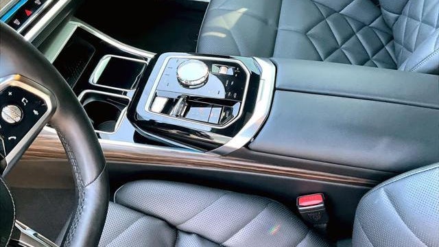 2024 BMW 7 Series 740i