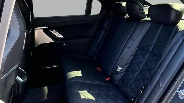 2024 BMW 7 Series 740i