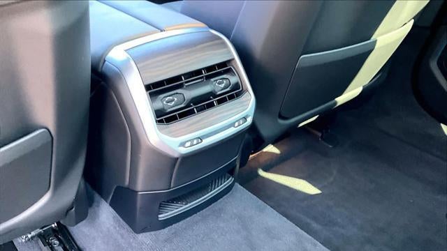 2024 BMW 7 Series 740i