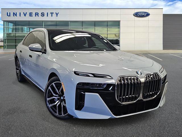 2025 BMW 740i
