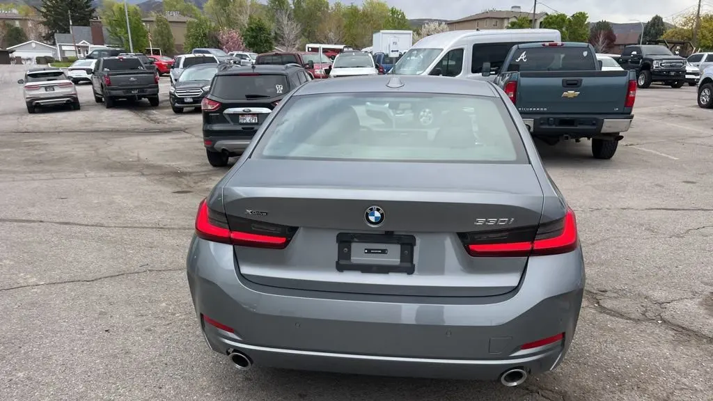 2025 BMW 3 Series 330i xDrive