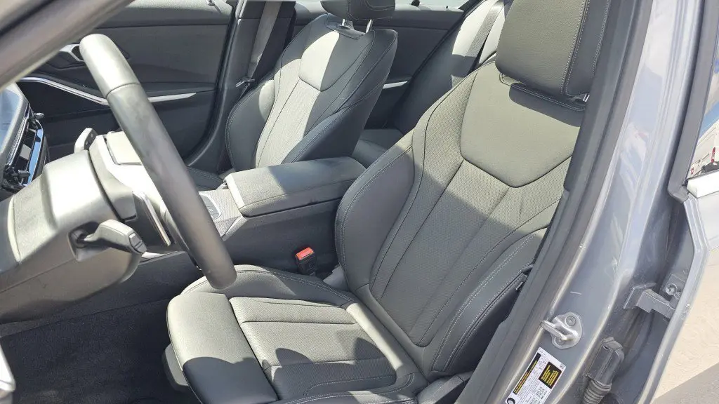 2025 BMW 3 Series 330i xDrive