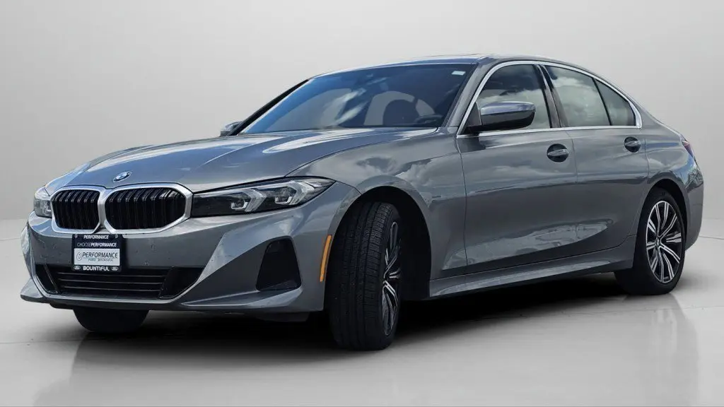 2025 BMW 3 Series 330i xDrive