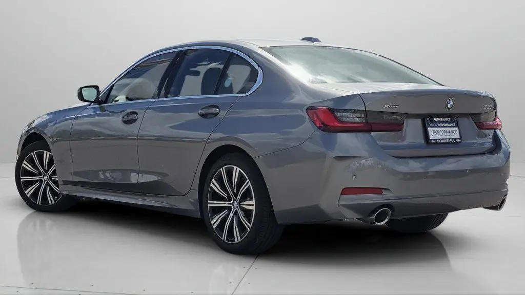 2025 BMW 3 Series 330i xDrive