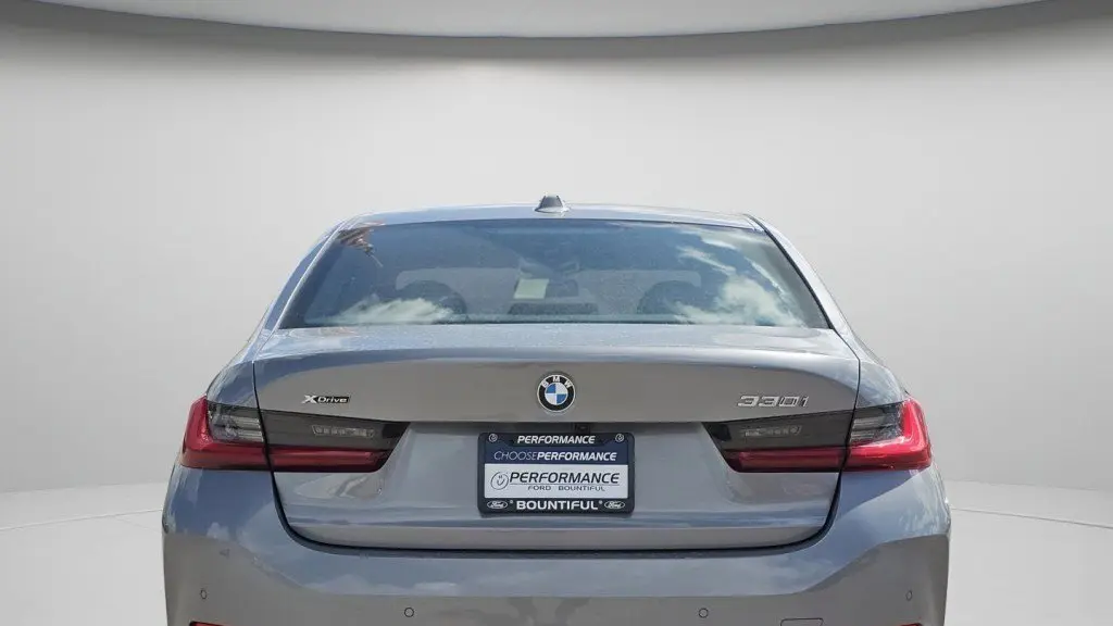 2025 BMW 3 Series 330i xDrive