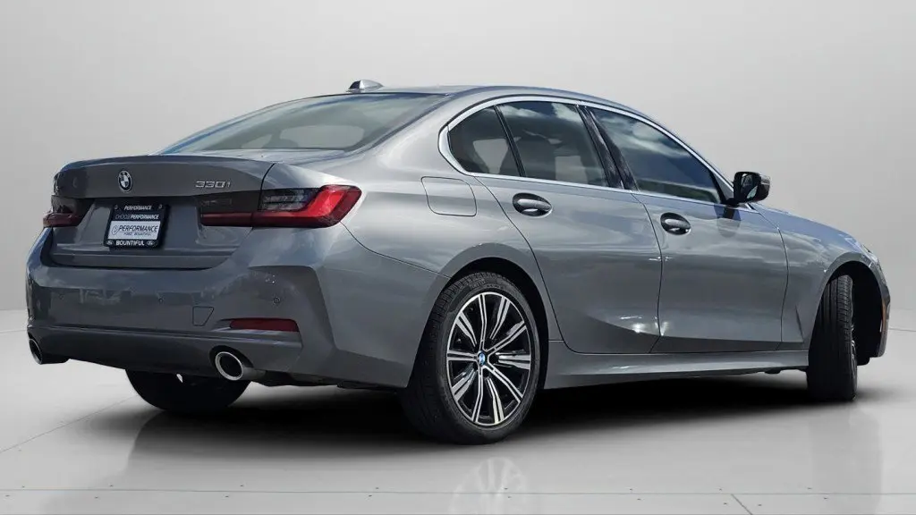 2025 BMW 3 Series 330i xDrive
