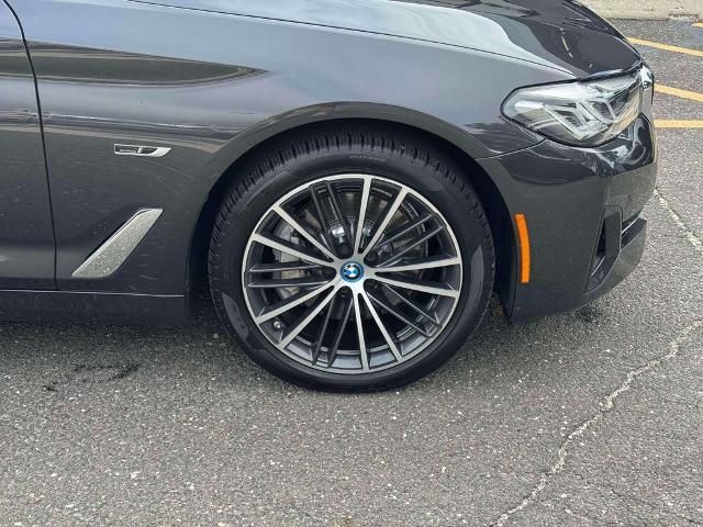 2022 BMW 530e - $24,214