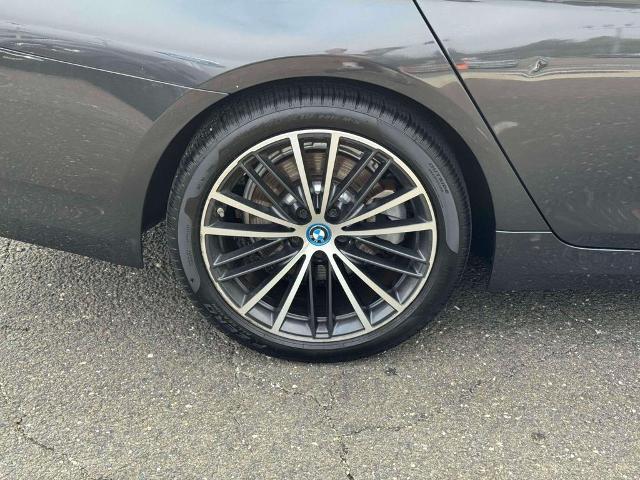 2022 BMW 530e - $24,214