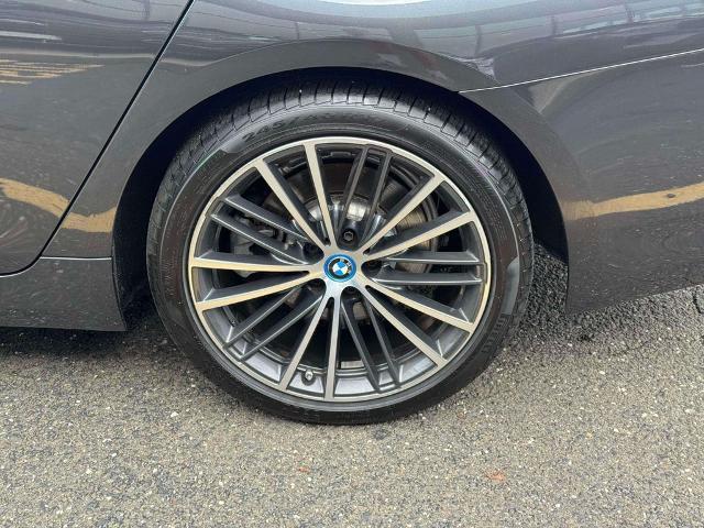2022 BMW 530e - $24,214