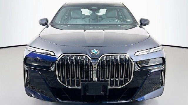 2025 BMW 7 Series 740i xDrive