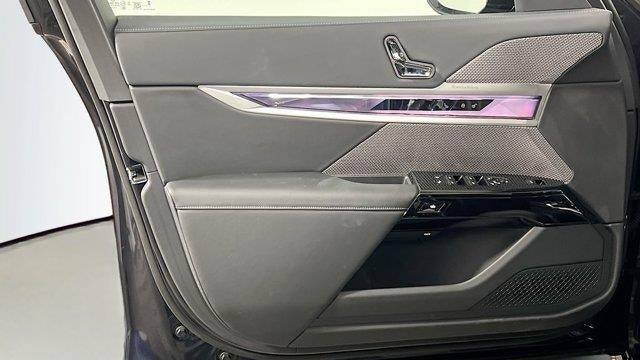 2025 BMW 7 Series 740i xDrive