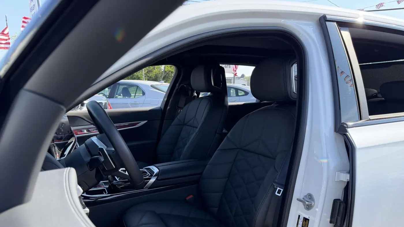2026 BMW 7 Series 740i xDrive