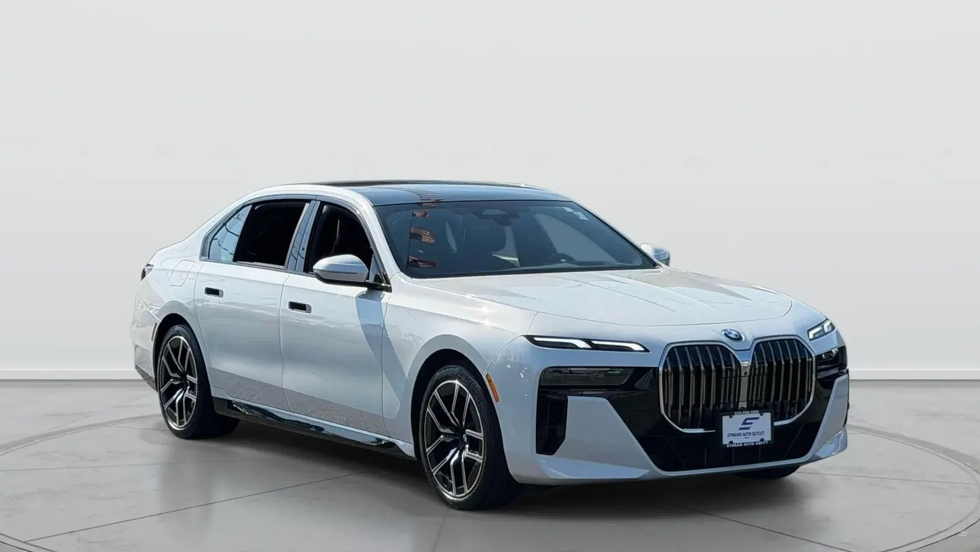 Preowned 2026 BMW 7 Series 740i xDrive for Sale