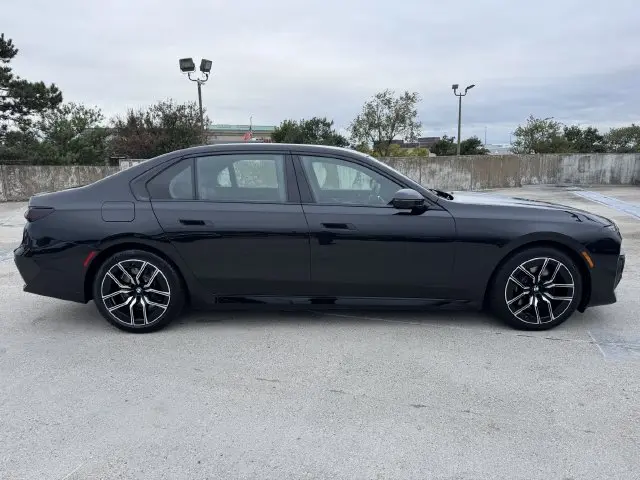 2026 BMW 740i - $78,001