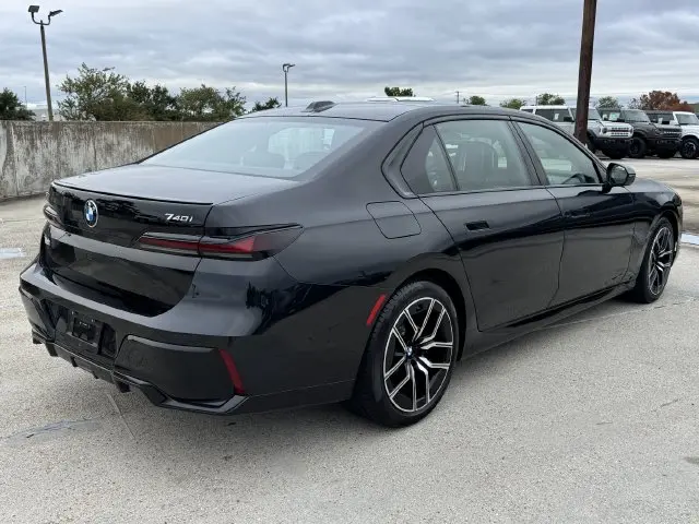 2026 BMW 740i - $78,001