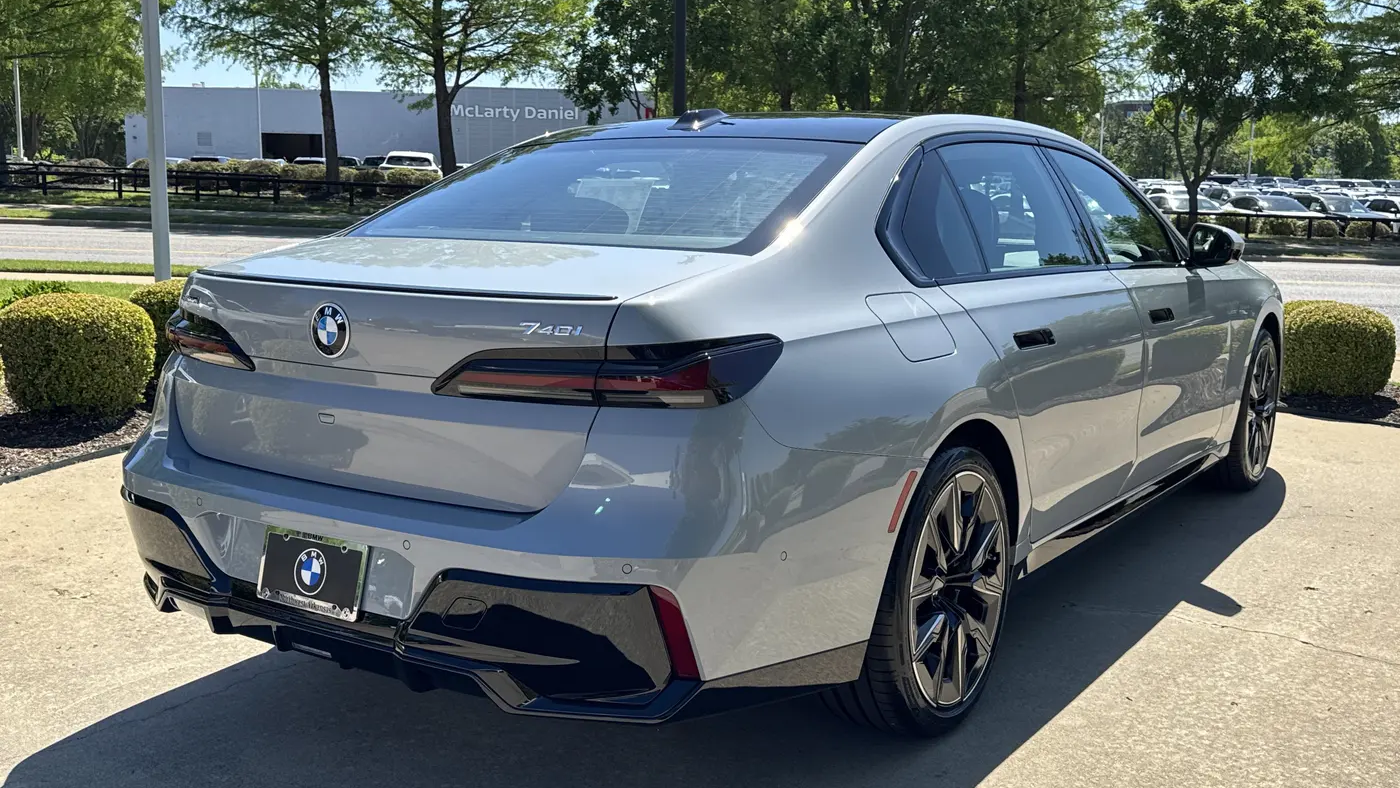 2026 BMW 7 Series 740i xDrive