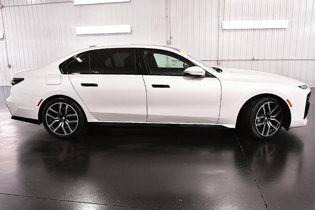 2024 BMW 740i - $59,392
