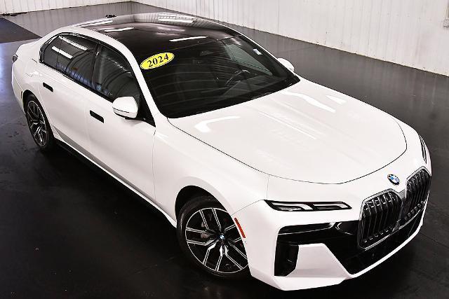 2024 BMW 740i - $59,392