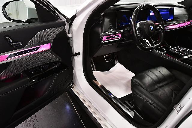 2024 BMW 740i - $59,392