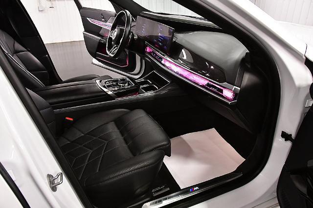 2024 BMW 740i - $59,392