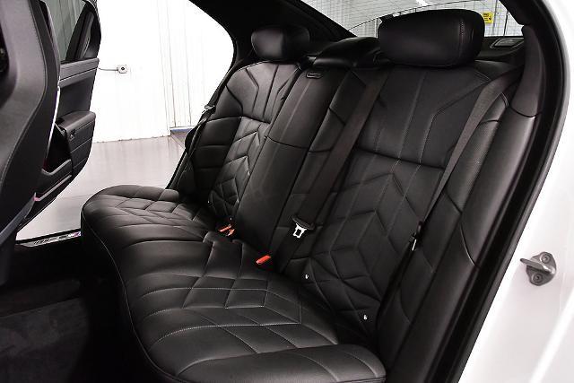 2024 BMW 740i - $59,392