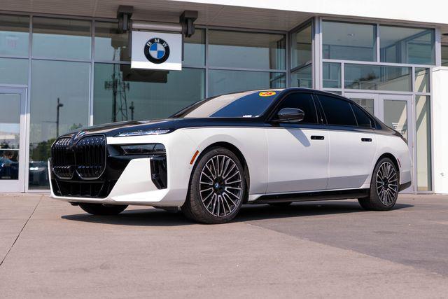 2025 BMW 760i - $95,094