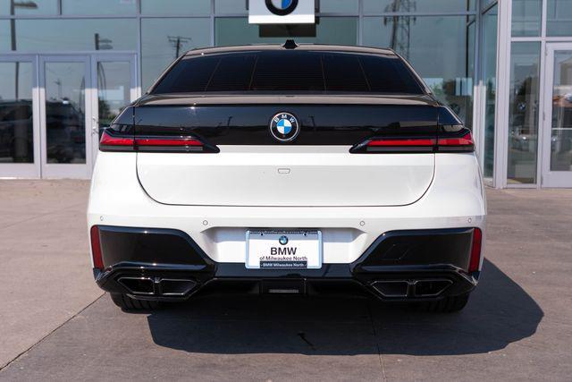 2025 BMW 760i - $95,094