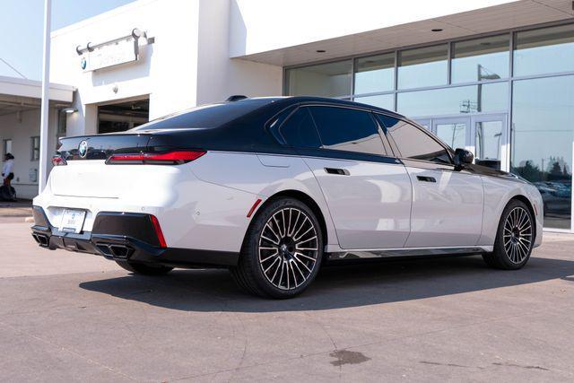 2025 BMW 760i - $95,094
