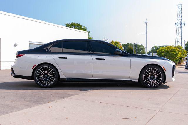 2025 BMW 760i - $95,094