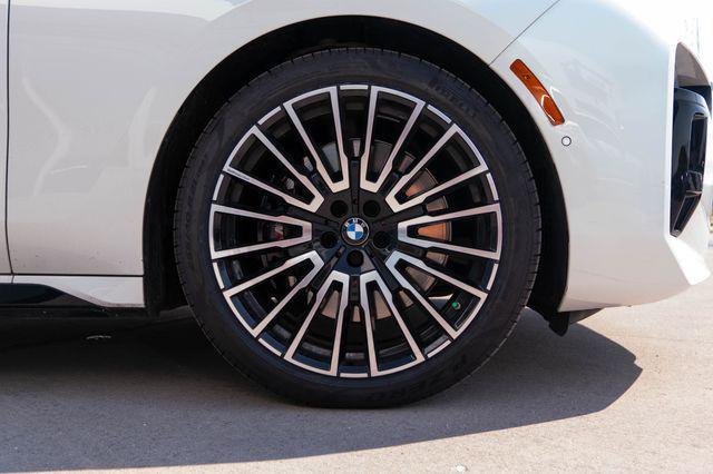 2025 BMW 760i - $95,094
